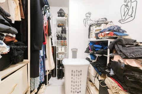 Condominio en venta en North Miami Beach, Florida, 1 dormitorio, 83.43 m2 № 2013128 - foto 14