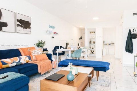Condominio en venta en North Miami Beach, Florida, 1 dormitorio, 83.43 m2 № 2013128 - foto 6