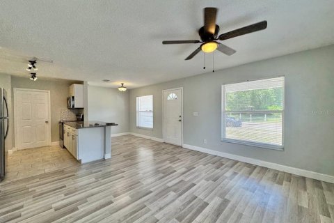 Villa ou maison à louer à Tampa, Floride: 4 chambres, 123.75 m2 № 2112145 - photo 8