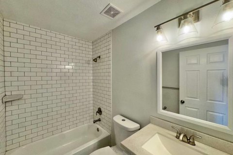 Villa ou maison à louer à Tampa, Floride: 4 chambres, 123.75 m2 № 2112145 - photo 21
