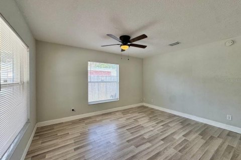 Villa ou maison à louer à Tampa, Floride: 4 chambres, 123.75 m2 № 2112145 - photo 6
