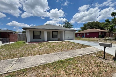 Villa ou maison à louer à Tampa, Floride: 4 chambres, 123.75 m2 № 2112145 - photo 4