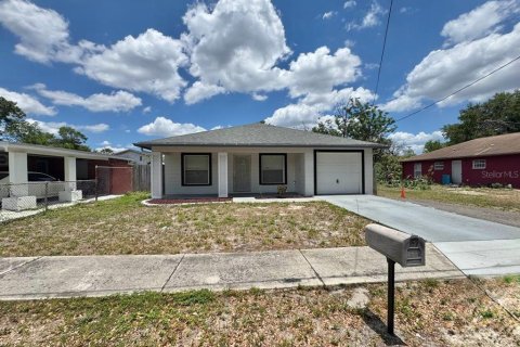 Villa ou maison à Tampa, Floride 4 chambres, 123.75 m2 № 2112145