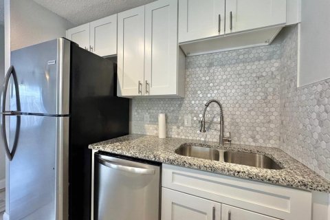 Villa ou maison à louer à Tampa, Floride: 4 chambres, 123.75 m2 № 2112145 - photo 14