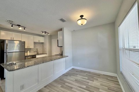 Villa ou maison à louer à Tampa, Floride: 4 chambres, 123.75 m2 № 2112145 - photo 10