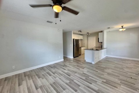 Villa ou maison à louer à Tampa, Floride: 4 chambres, 123.75 m2 № 2112145 - photo 9
