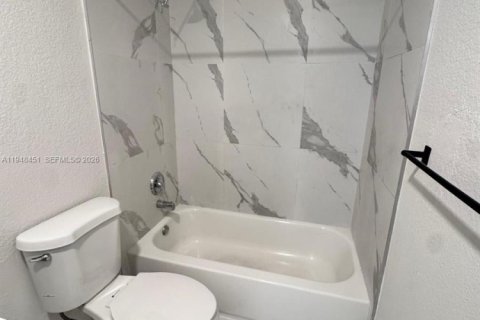 Copropriété à vendre à Plantation, Floride: 2 chambres, 87.14 m2 № 2004404 - photo 28