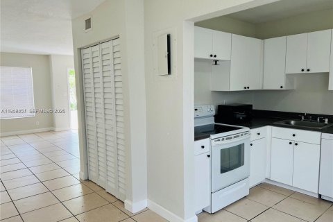 Copropriété à vendre à Plantation, Floride: 2 chambres, 87.14 m2 № 2004404 - photo 2