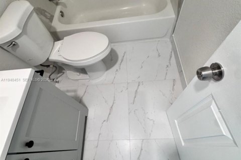 Copropriété à vendre à Plantation, Floride: 2 chambres, 87.14 m2 № 2004404 - photo 27