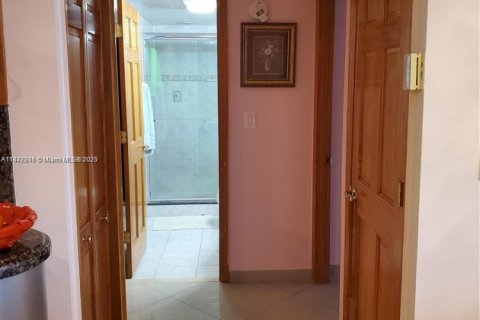 Copropriété à vendre à Aventura, Floride: 2 chambres, 121.98 m2 № 1936298 - photo 8