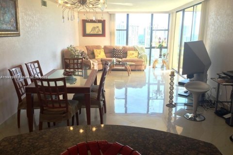 Copropriété à vendre à Aventura, Floride: 2 chambres, 121.98 m2 № 1936298 - photo 6