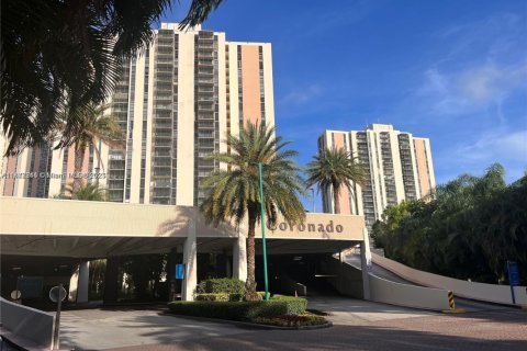 Copropriété à vendre à Aventura, Floride: 2 chambres, 121.98 m2 № 1936298 - photo 2