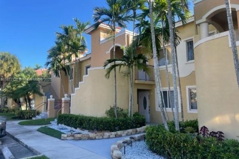 Condominio en alquiler en Pembroke Pines, Florida, 2 dormitorios, 90.95 m2 № 1930684 - foto 1
