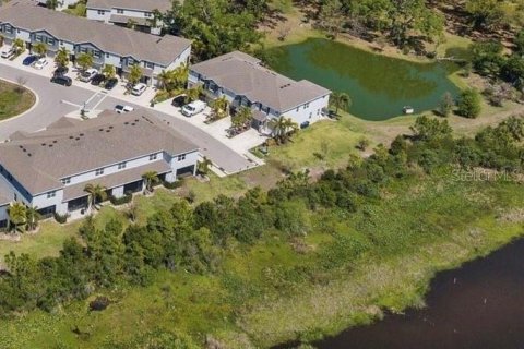 Touwnhouse à vendre à Sarasota, Floride: 3 chambres, 168.99 m2 № 2411650 - photo 2
