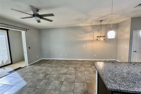 Touwnhouse à vendre à Sarasota, Floride: 3 chambres, 168.99 m2 № 2411650 - photo 11