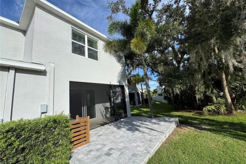 Touwnhouse à vendre à Sarasota, Floride: 3 chambres, 168.99 m2 № 2411650 - photo 3