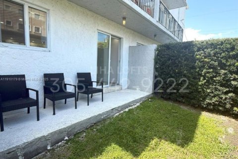 Appartement à louer à Miami, Floride: 2 chambres, 438.13 m2 № 1966412 - photo 5