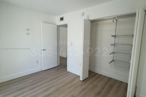 Appartement à louer à Miami, Floride: 2 chambres, 438.13 m2 № 1966412 - photo 7