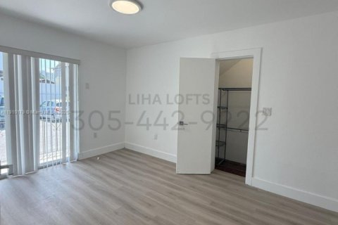 Appartement à louer à Miami, Floride: 2 chambres, 438.13 m2 № 1966412 - photo 10