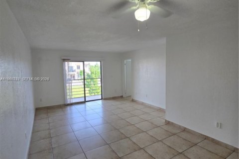 Condominio en alquiler en Miami, Florida, 2 dormitorios, 88.81 m2 № 2028984 - foto 4