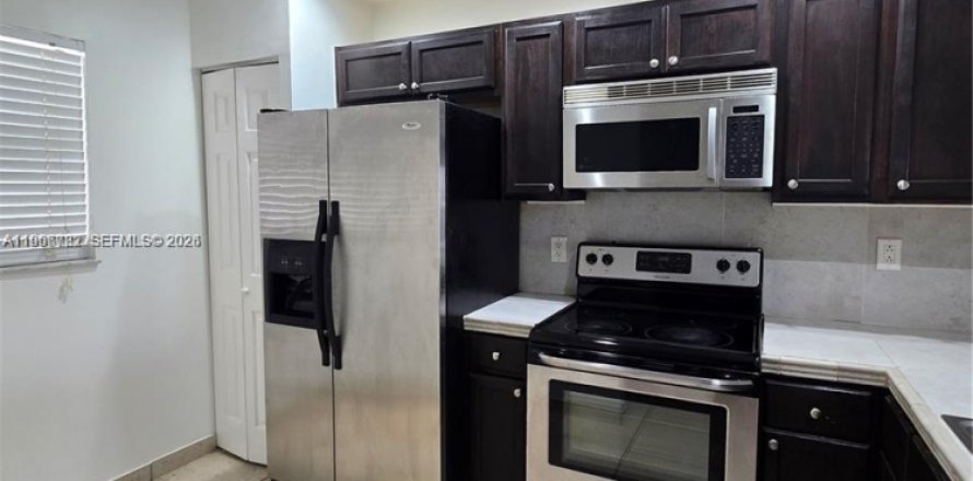 Condominio en Miami, Florida, 2 dormitorios  № 2028984