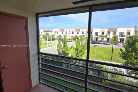 Condominio en alquiler en Miami, Florida, 2 dormitorios, 88.81 m2 № 2028984 - foto 12