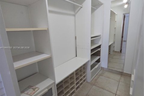 Condominio en alquiler en Miami, Florida, 2 dormitorios, 88.81 m2 № 2028984 - foto 8