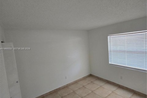 Condominio en alquiler en Miami, Florida, 2 dormitorios, 88.81 m2 № 2028984 - foto 7