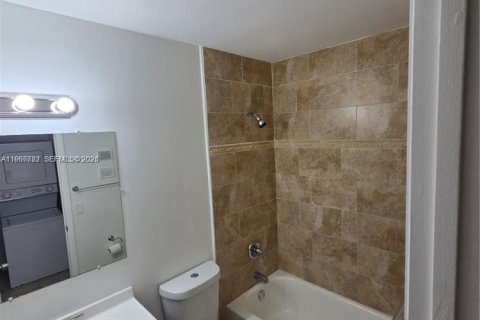 Condominio en alquiler en Miami, Florida, 2 dormitorios, 88.81 m2 № 2028984 - foto 10