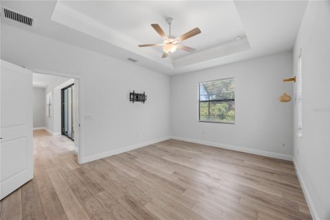 Casa en venta en North Port, Florida, 4 dormitorios, 180.97 m2 № 2225566 - foto 17