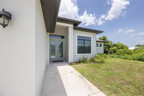 Casa en venta en North Port, Florida, 4 dormitorios, 180.97 m2 № 2225566 - foto 7