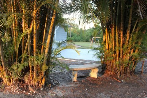 House in Punta Gorda, Florida 4 bedrooms, 214.88 sq.m. № 2232539 - photo 28