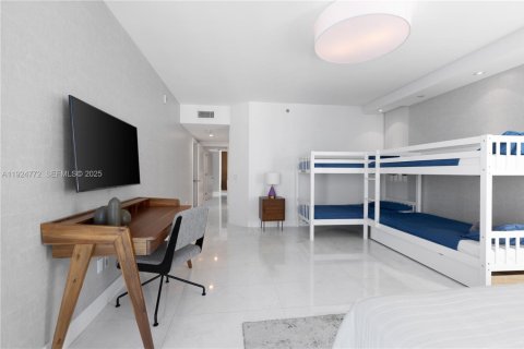 Снять в аренду кондоминиум в Холливуд, Флорида 3 спальни, 193.98м2, № 1987503 - фото 24