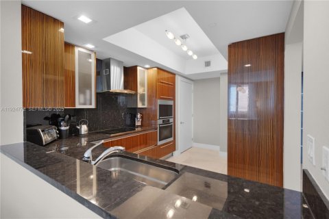 Снять в аренду кондоминиум в Холливуд, Флорида 3 спальни, 193.98м2, № 1987503 - фото 18