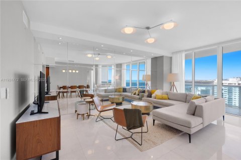 Снять в аренду кондоминиум в Холливуд, Флорида 3 спальни, 193.98м2, № 1987503 - фото 2