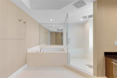 Снять в аренду кондоминиум в Холливуд, Флорида 3 спальни, 193.98м2, № 1987503 - фото 26