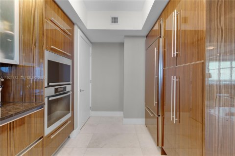 Снять в аренду кондоминиум в Холливуд, Флорида 3 спальни, 193.98м2, № 1987503 - фото 20