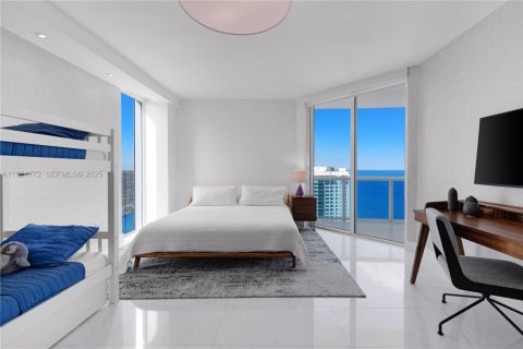 Снять в аренду кондоминиум в Холливуд, Флорида 3 спальни, 193.98м2, № 1987503 - фото 22