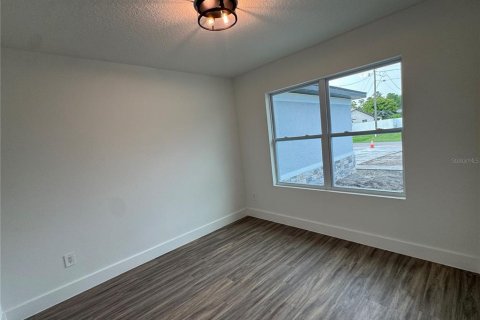 Casa en venta en Deltona, Florida, 4 dormitorios, 172.52 m2 № 1885317 - foto 10