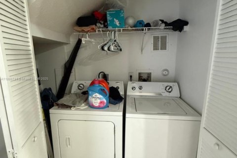 Adosado en venta en Cutler Bay, Florida, 3 dormitorios, 128.48 m2 № 1939011 - foto 25