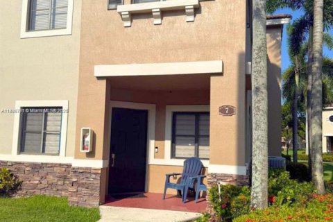 Adosado en venta en Cutler Bay, Florida, 3 dormitorios, 128.48 m2 № 1939011 - foto 2