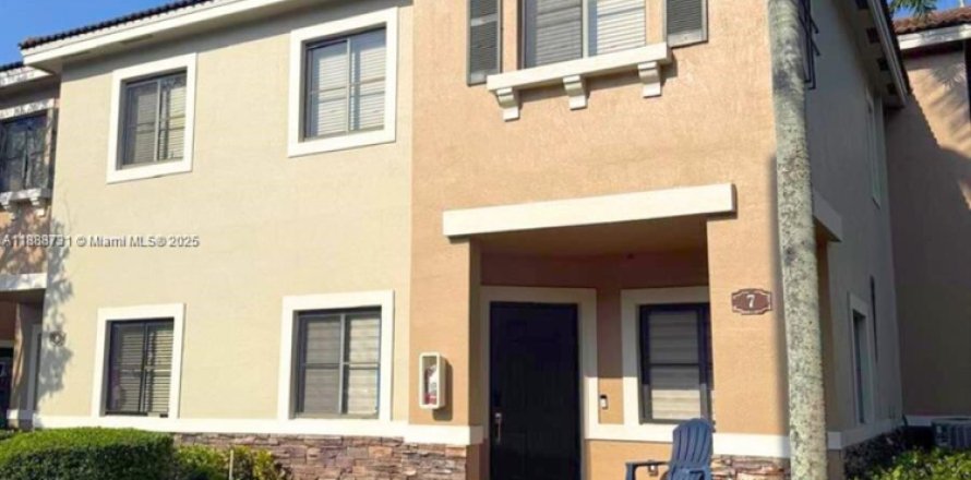 Adosado en Cutler Bay, Florida 3 dormitorios, 128.48 m2 № 1939011