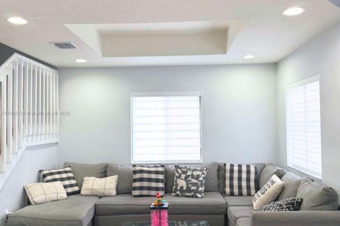 Adosado en venta en Cutler Bay, Florida, 3 dormitorios, 128.48 m2 № 1939011 - foto 10