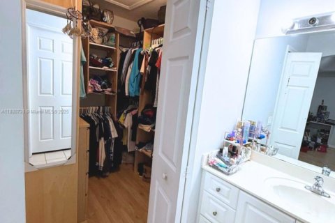 Adosado en venta en Cutler Bay, Florida, 3 dormitorios, 128.48 m2 № 1939011 - foto 17