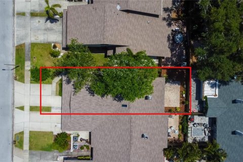 House in Clearwater, Florida 2 bedrooms, 128.39 sq.m. № 1899776 - photo 28