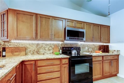 House in Clearwater, Florida 2 bedrooms, 128.39 sq.m. № 1899776 - photo 3