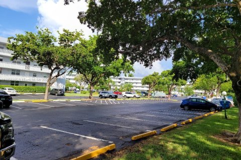 Condo in Oakland Park, Florida, 2 bedrooms  № 1883814 - photo 24