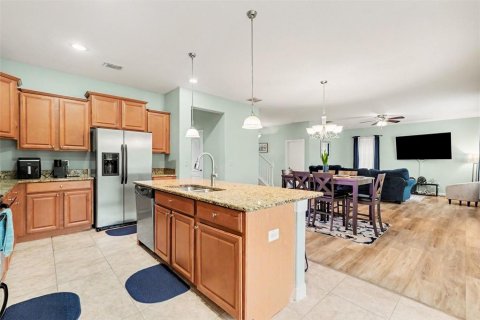 House in Tampa, Florida 5 bedrooms, 215.53 sq.m. № 2409999 - photo 13