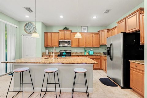 House in Tampa, Florida 5 bedrooms, 215.53 sq.m. № 2409999 - photo 12
