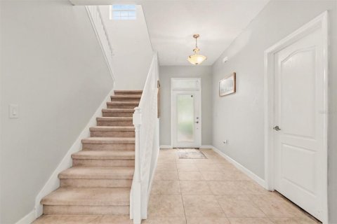 House in Tampa, Florida 5 bedrooms, 215.53 sq.m. № 2409999 - photo 4